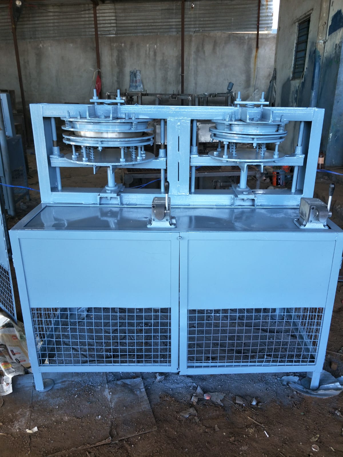 Four Die Paper Plate Machine